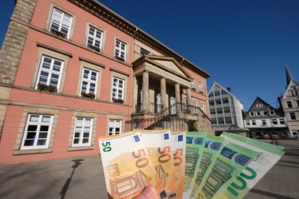 Falls es mittelfristig zu erheblichen Gewerbesteuer-Einbrüchen kommt, wird das auch den Haushalt der Stadt und damit ganz konkret das Leben der Detmolder betreffen. Noch ist es sehr früh – aber der Städte- und Gemeindebund hat schon ein Auge auf das Problem, dass die Kommunen künftig treffen könnte. - © Sven Koch