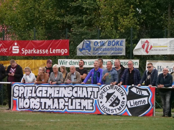 Bekommen nur noch B-Liga-Fußball zu sehen: Die treuen Anhänger SG Hörstmar/Lieme. - © Jörg Hagemann