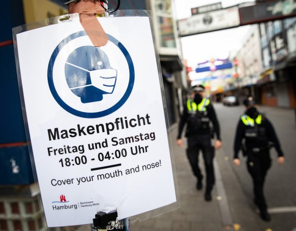 Es wird ab Montag mehr Streifen von Polizei und Ordnungsämtern im öffentlichen Raum geben. - © Verwendung weltweit