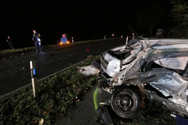 Verhängnisvolle Kurve: Erneut ist in Schönemark auf der B239 ein schwerer Verkehrsunfall - diesmal mit tödlichem Ausgang - passiert. - © Jost Wolf