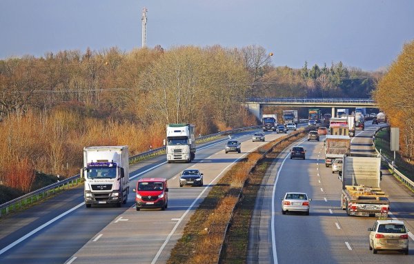 Mehr Sicherheit auf für Auto- und Lkw-Fahrer - das ist das selbsterklärte Ziel vom neuen Leiter der Autobahnpolizei. - © Pixabay (Symbolfoto)