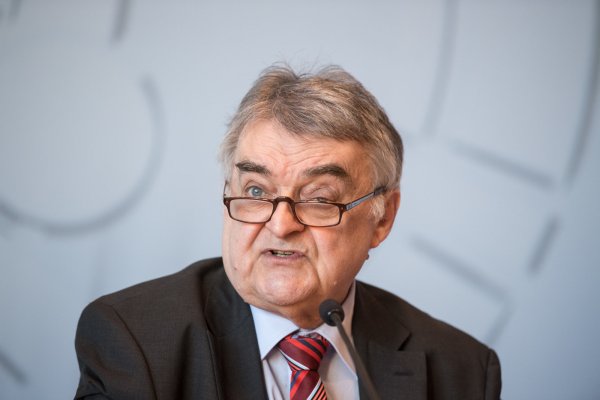 NRW-Innenminister: Herbert Reul (CDU) fordert mehr Befugnisse für die Polizei. - © picture alliance/dpa