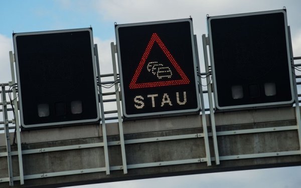 - © Symbolbild: Lino Mirgeler/dpa