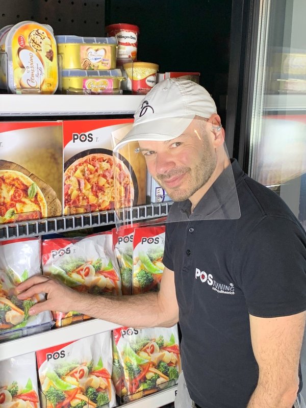 POS-Tuning-Geschäftsführer Oliver Voßhenrich trägt die „CapMask". - © POS-Tuning