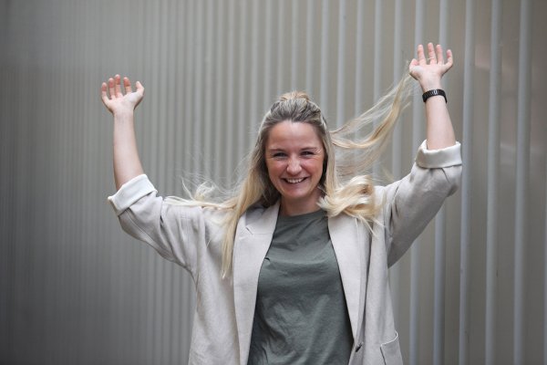 Verzaubert: Franziska Müller ist neue Botschafterin der HSG Blomberg-Lippe. - © Vera Gerstendorf-Welle