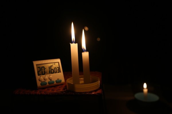 Das Bundesamt für Bevölkerungsschutz und Katastrophenhilfe (BKK) rät Bürgerinnen und Bürgern, mit Kerzen als alternative Lichtquelle für den Ernstfall vorzusorgen. - © Symbolbild/Pixabay