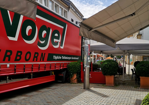 Es wird noch mal richtig eng: Letzte Station vor der Freiheit. - © Birgit Lahode