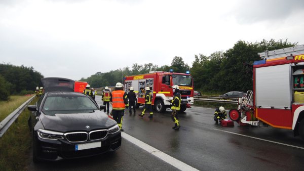 Durch die Kollision wurde der BMW-Fahrer schwerverletzt. - © Freitag TV