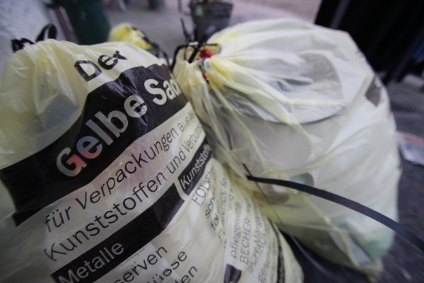 Gelbe Säcke für die Kalletaler. - © Jens Rademacher
