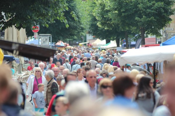 Nicht nur bei den großen Volksfesten, hier eine Archivaufnahme vom Strohsemmelfest, ist die Lemgoer Innenstadt oft richtig voll. Das belegen die neuesten Daten aus der Passantenmessung in der Fußgängerzone. Fotos: Till Brand - © Till Brand