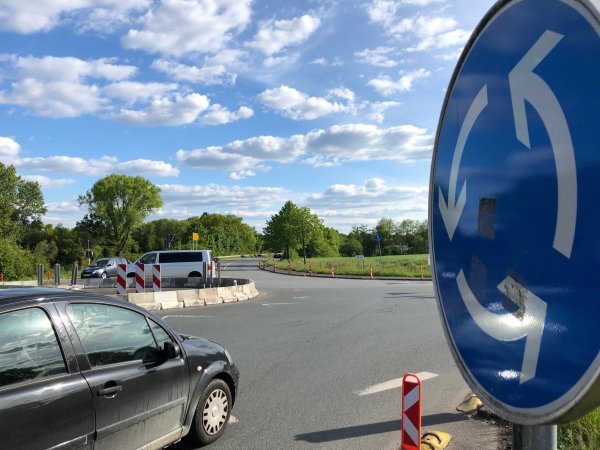 Der Kreisel auf der Ostwestfalenstraße in Höhe Oerlinghauser Straße. - © Thomas Reineke(LZ)