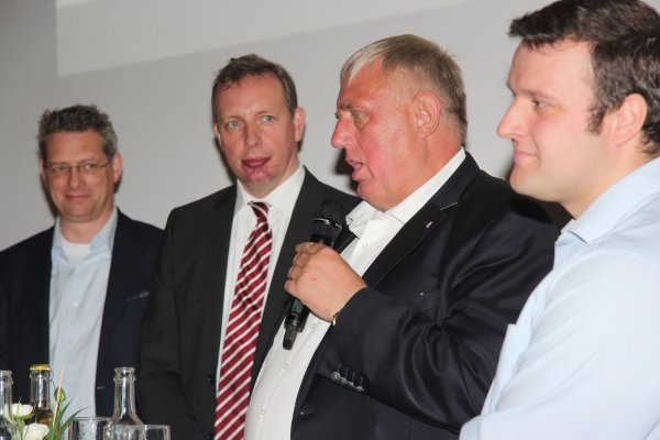 Diskutieren die medizinische Versorgung: (von links) Dr. Hans-Christian Körner, Dr. Johannes Hütte, Karl-Josef Laumann und CDU-Kreisvorsitzender Lars Brakhage. - © Martin Hostert