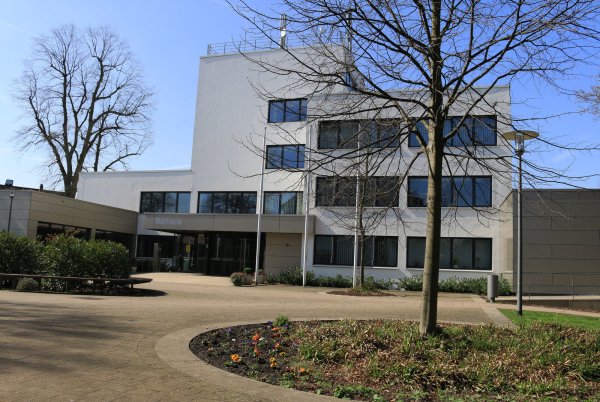 Im Rathaus Leopoldshöhe ist jetzt der Plan verabschiedet worden, mit dem Politik und Verwaltung die Gemeindebelange in den kommenden zwei Jahren gestalten können.  - © Martin Düsterberg