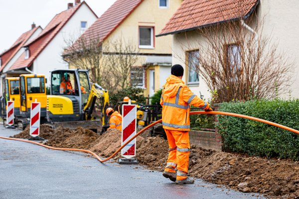 Der ungarische Arbeiter Bela C. gibt an, dass er seit dem 23. September 2022 in Werther im Bereich Glasfaserausbau arbeitet. - © Symbolfoto/ dpa