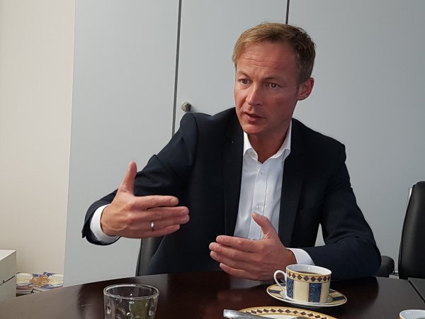Der Fall Lügde treibt ihn um: Daniel Sieveke ist Vorsitzender des NRW-Innenausschusses. Die Rücktrittsforderung der SPD gegen Innenminister Herbert Reul macht ihn stocksauer.  - © Marianne Schwarzer