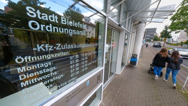 Die Kfz-Zulassungsstelle in der Paulusstraße. - © Andreas Zobe, Andreas Zobe