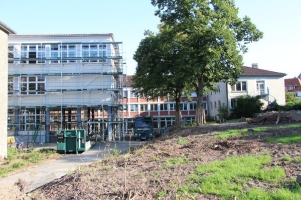 Das Grabbe-Gymnasium: Unser Archivfoto zeigt den Schulhof, der 2017 erneuert wurde. - © Archivfoto: Jana Beckmann