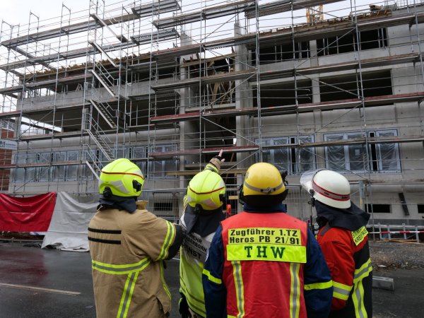 Beim Einsturz einer Treppe im Erweiterungsbau der Kreisverwaltung in Paderborn ist am Dienstagvormittag ein 58-jähriger Bauarbeiter gestorben. - © Ralph Meyer