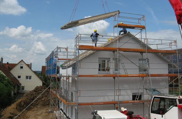 15 neue Grundstücke für Westorf: Bürgermeister Hecker will über weitere Areale in Hohenhausen reden. - © Symbolbild: Pixabay