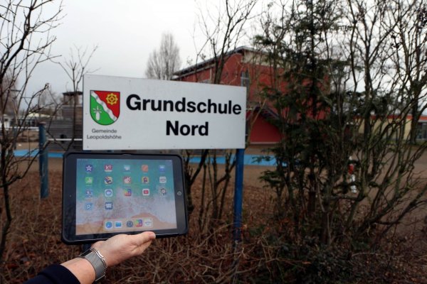 Digitalisierung: Die Schulen in Leopoldshöhe werden in diesem Jahr mit Tablets und Touchscreens ausgestattet, darunter auch die Grundschule Nord. - © Thomas Dohna