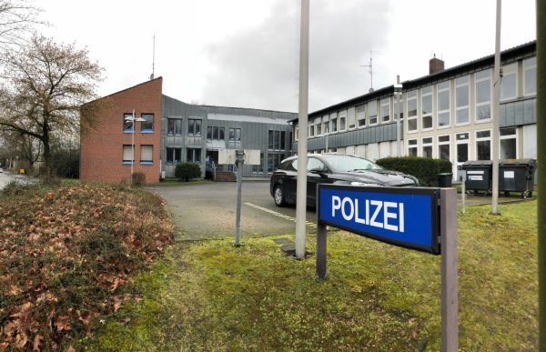 Neuer Verdacht: Gegen einen bei der Polizei in Bad Salzuflen beschäftigten Kriminalbeamten läuft eine Strafanzeige wegen Strafvereitelung im Amt. Der Beamte ist derzeit nicht im Dienst und muss sich zudem einem Disziplinarverfahren stellen. - © Thomas Reineke