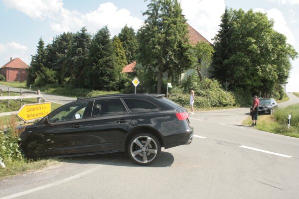 Im Kreuzungsbereich Humfelder Straße Ecke Teut kommt es – wie auf unserem Archivbild – immer wieder zu Unfällen. Eine Geschwindigkeitsreduzierung lehnt der Kreis Lippe allerdings ab. - © Sylvia Frevert