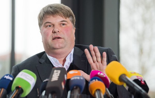 Steht zunehmend unter Druck: Tjark Bartels (SPD), Landrat des Kreises Hameln-Pyrmont. - © picture alliance
