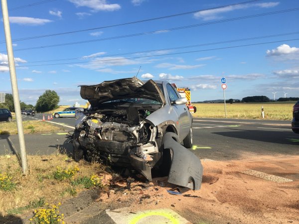 Unfall auf der Ostwestfalenstraße in Bad Salzuflen. - © Daniel Hobein