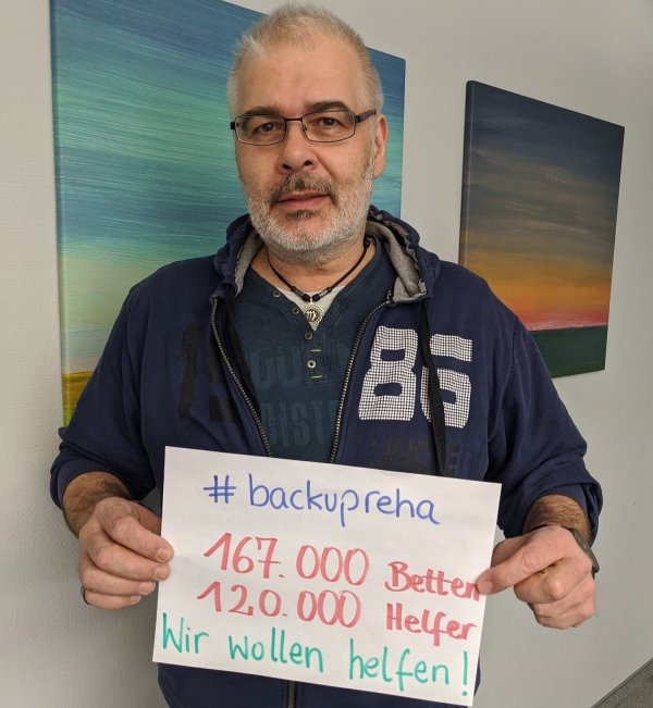 Mit dem Hashtag #BackupReha appellieren Mitarbeiter/innen aller Kliniken der Dr. Becker Klinikgruppe an die Politik, das vorgestellte Gesetz nachzubessern, damit der aktuelle Leerstand in den Rehakliniken finanziert wird. Sie freuen sich über Unterstützung. - © Dr. Becker Klinikgruppe
