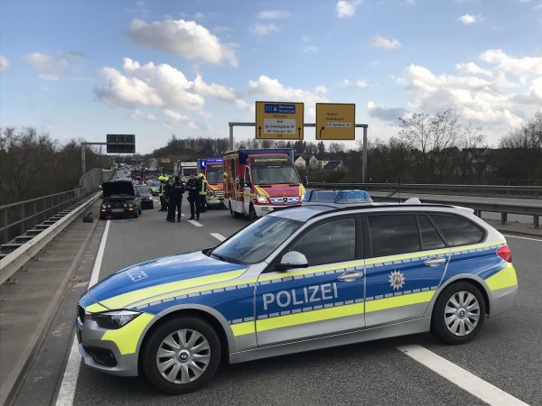Bei dem Unfall auf der B239 gab es Verletzte. - © Frank-Michael Kiel-Steinkamp