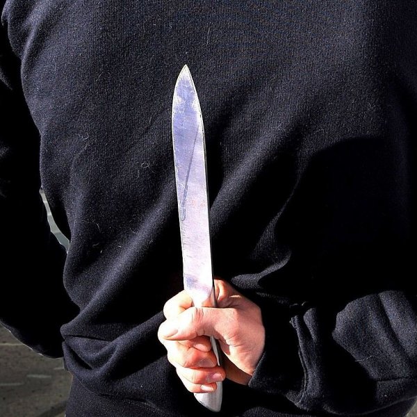 In Barntrup wurde eine Passantin mit einem Messer bedroht. - © Symbolbild Andreas Frücht