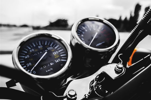 Motorradfahrer verletzt sich in Detmold schwer. (Symbolbild) - © Pixabay