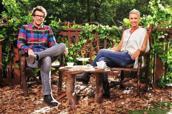 Die Moderatoren Sonja Zietlow und Daniel Hartwich im Baumhausstudio. - © Archivfoto: MG RTL D / Stefan Menne