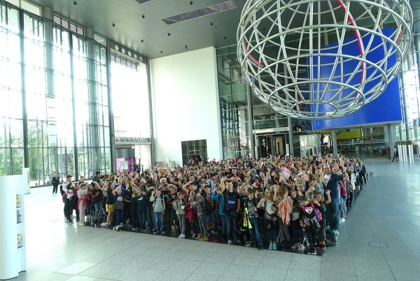 Die gesamte Sekundarschule besucht die Autostadt - © Sekundarschule Blomberg