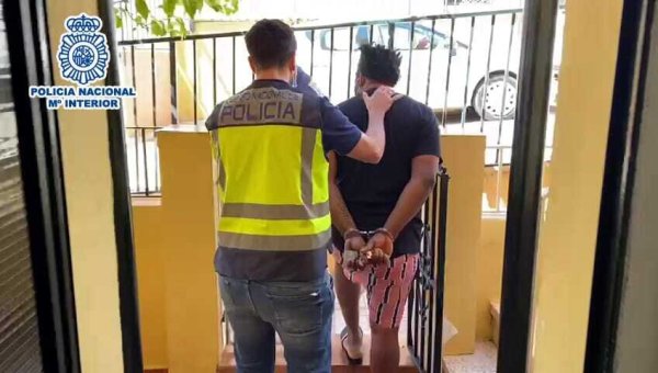 Die spanische Polizei hat auf Mallorca eine Bande von Liebesschwindlern zerschlagen, die via Internet zahlreiche Opfer in Deutschland und anderen Ländern Europas um insgesamt weit mehr als eine Million Euro betrogen haben soll. - © dpa/Policia Nacional