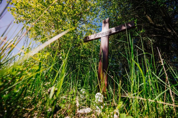 Der Mordfall Frauke Liebs ist noch immer ungeklärt. Vor 15 Jahren verschwand die Schwesternschülerin. Das Foto zeigen den Fundort der Leiche, bei Lichtenau (Kreis Paderborn). - © Besim Mazhiqi