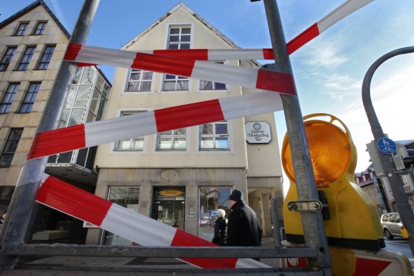 Bleibt zunächst stehen: das Gebäude der ehemaligen Einkaufsgalerie an der Langen Straße. Ein Investor könnte einzelne statische Elemente vielleicht nutzen wollen – ähnlich wie es bei Ex-Hertie gewesen ist. - © Bernhard Preuß