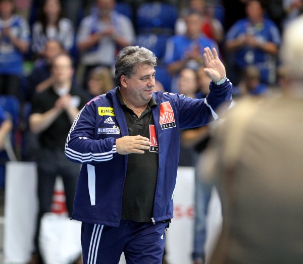 Letztmals weilte Lajos Mocsai beim Jubiläumsturnier 2011 in der Lipperlandhalle – und wurde vom Lemgoer Publikum gefeiert. - © Jörg Hagemann