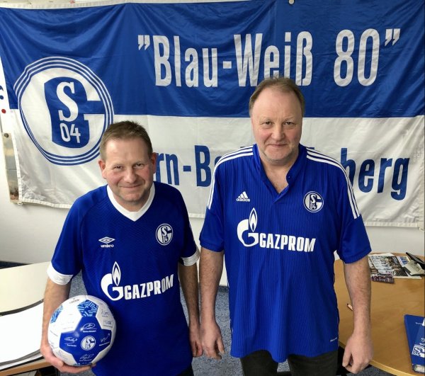 Blau-Weiß durch und durch: Thomas Brehm (links) und Jürgen Dreier. - © Jörg Hagemann