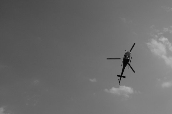 Viele Leser haben sich gefragt, warum neulich nachts über Stunden ein Hubschrauber über Bielefeld kreiste. - © Symbolfoto: Pixabay