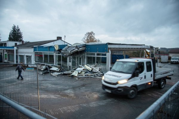 Es geht los: Vor zwei Wochen wurde die Baugenehmigung erteilt. Gestern haben die ersten Arbeiten begonnen. - © Torben Gocke