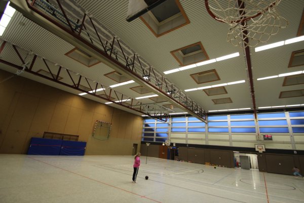 Die große Sporthalle in Hohenhausen. - © Jens Rademacher