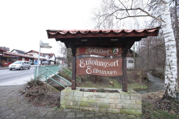 Der Campingplatz "Eichwald" in Lügde-Elbrinxen soll der Tatort von 20 Fällen sexuellen Missbrauchs an Kindern sein. Ein 56-jähriger Dauercamper ist einer von drei Männern, die in Untersuchungshaft sitzen. - © Vera Gerstendorf-Welle