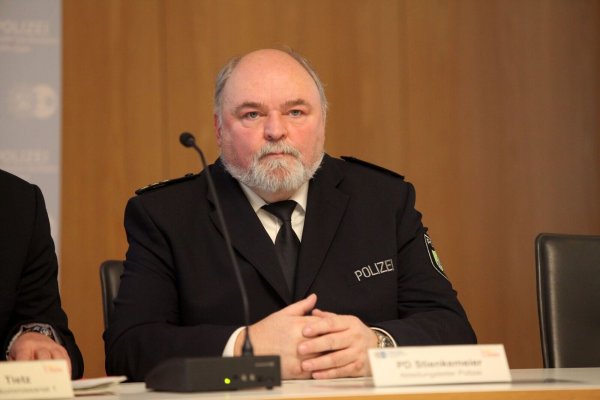 Polizeidirektor Bernd Stienkemeier bei der Pressekonferenz am 14. Februar 2019. - © Bernhard Preuss