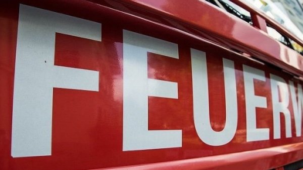 Brand in einem Industriegebäude in Lügde. - © dpa