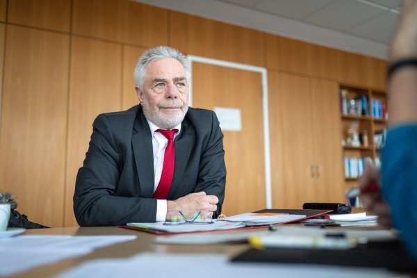 Der Verwaltungsvorstand/Sozialdezernent Karl-Eitel John. - © Torben Gocke