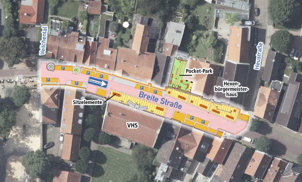 Roter und gelber Klinker sowie große Sandsteinplatten sollen die Breite Straße künftig übersichtlicher gestalten. Vor der Alten Abtei (heute noch Volkshochschule, bald Hotel) und vor dem Hexenbürgermeisterhaus sollen Ruhezonen geschaffen werden. - © Luftbild: Land NRW (2019) / Grafik: Stadt Lemgo / Montage: Oliver Wendtland