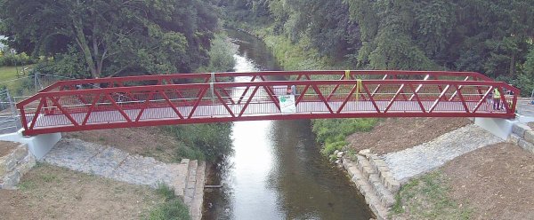 So in etwa wird die Brücke aussehen, die das Gelände der Heinz-Sielmann-Schule mit dem Gelände des Gymnasiums verbinden soll. Es ist die preiswerteste Lösung. - © Stadt Oerlinghausen