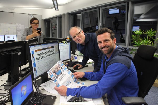 Seitenwechsel: Trainer Florian Kehrmann besteht auch den Test als ?Sportredakteur und textet die Überschrift. - © Bernhard Preuss
