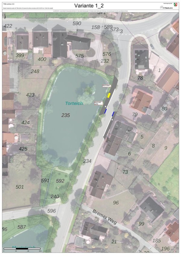 Nach langer Diskussion entschieden: die Bushaltestelle am Torteich Alverdissen wird am vorhandenen Standort barrierefrei erstellt, die Straße zur Verkehrsberuhigung verengt.
=> WICHTIG!!!! Hinweis zur Bildquelle der Skizze von der Stadt Barntrup: Bitte lassen Sie abklären, in wie weit die Datengrundlage gedruckt werden darf. Ich meine eine ähnlichen Fall hatten wir schon einmal, da war das problemlos möglich, dennoch zur Sicherheit, falls sich was geändert haben sollte: https://www.bezreg-koeln.nrw.de/brk_internet/tim-online/index.html - © Stadt Barntrup